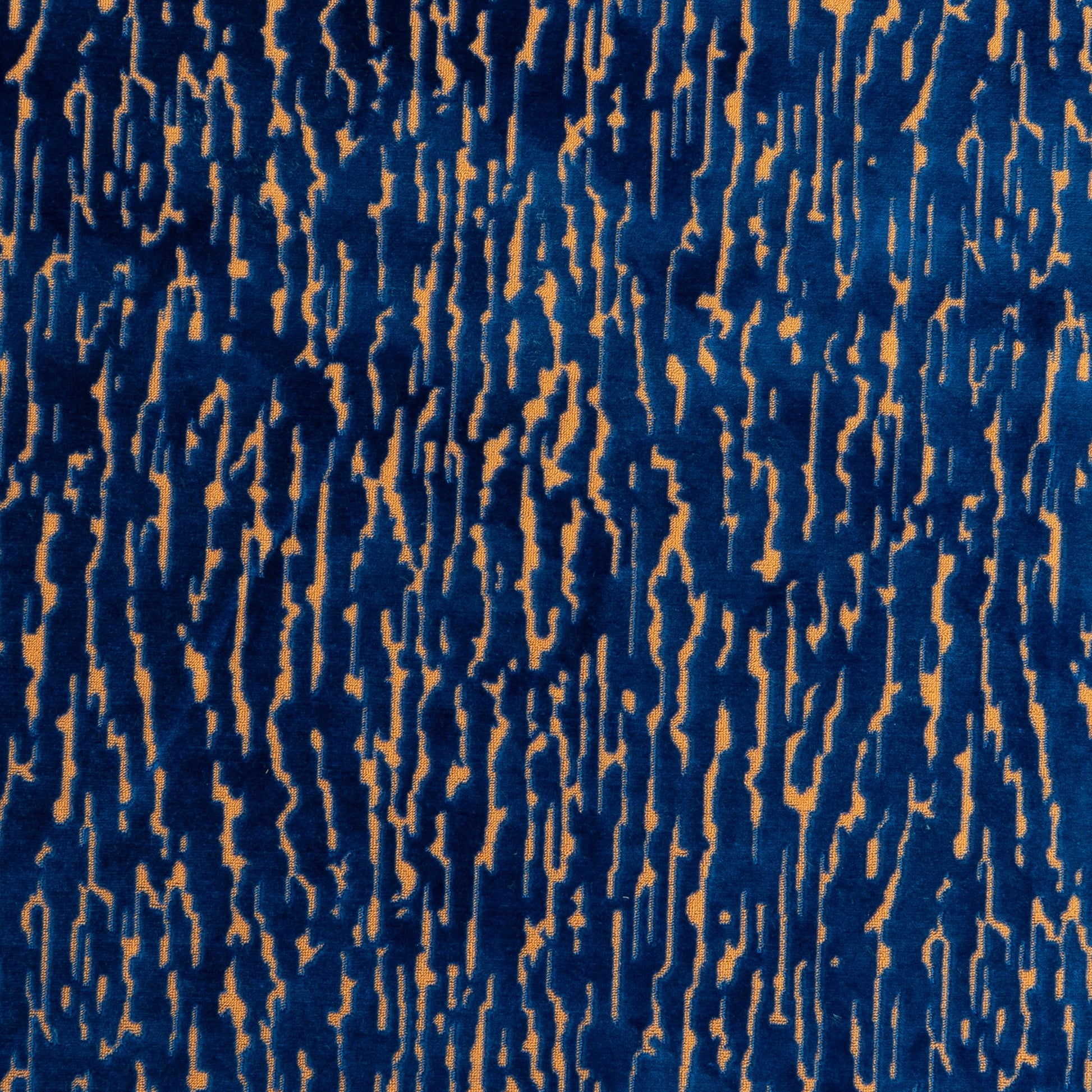 The Mixed Signals Fabric in Blutang || Close Up