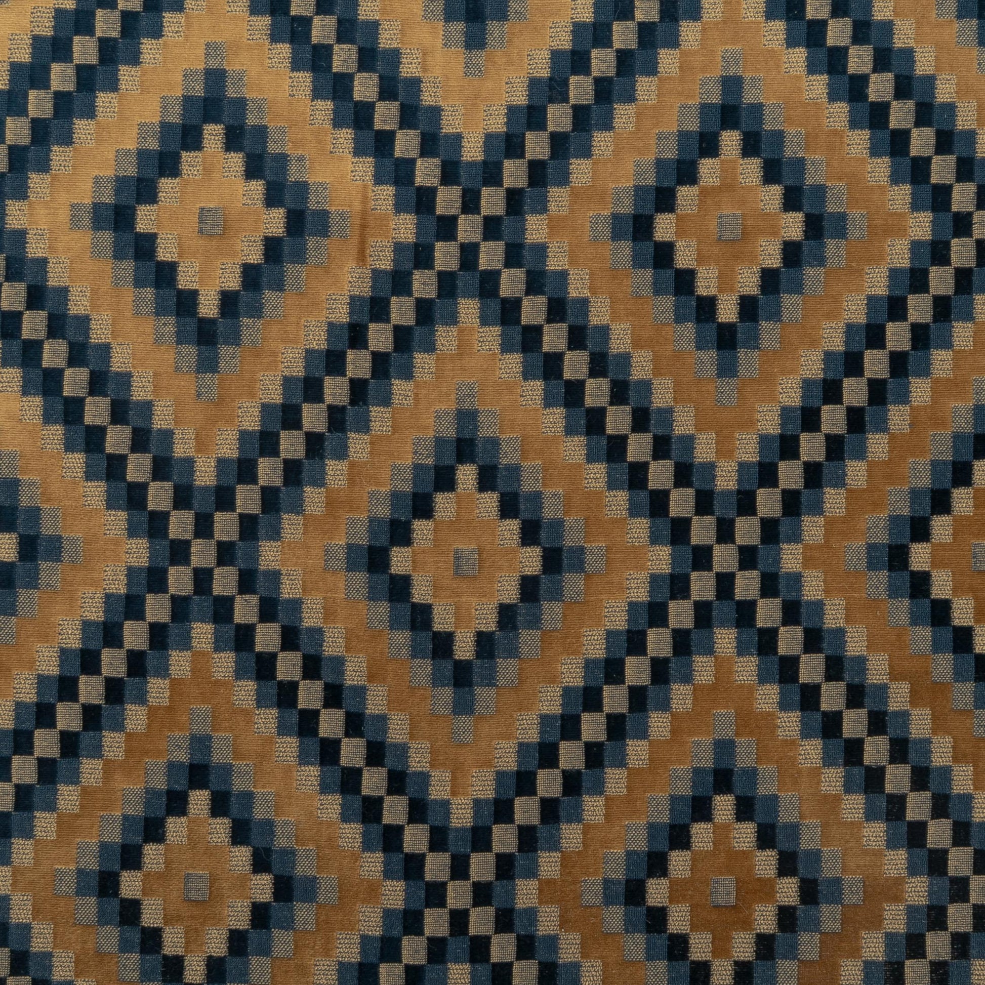 The Throne Velvet Fabric in Landman || Close Up