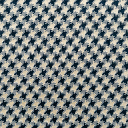 The Warrior Velvet Fabric in Winterfell || Close Up
